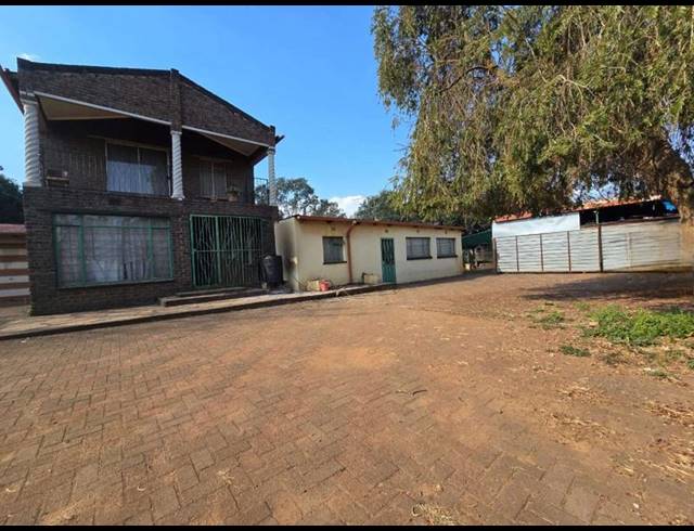 5 BEDROOM HOUSE FOR SALE IN MEYERTON PARK